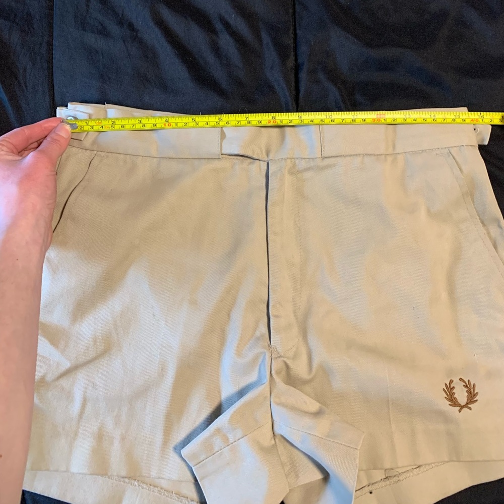 Fred Perry khaki shorts - Picture 2 of 5